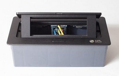 Люк на 3 поста (45х45), металл, черный с пластиковой коробкой, IP40