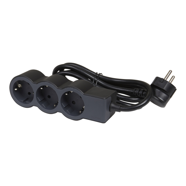 Удлинитель серии "Стандарт"  3 x 2К+З с кабелем 5 м., цвет: черный  Legrand 694568