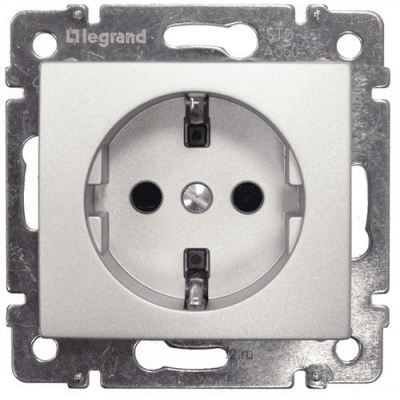 Legrand Valena  Алюминий  Розетка механизм 1-местная с заземляющими контактами с шторками 16А 250В /770211
