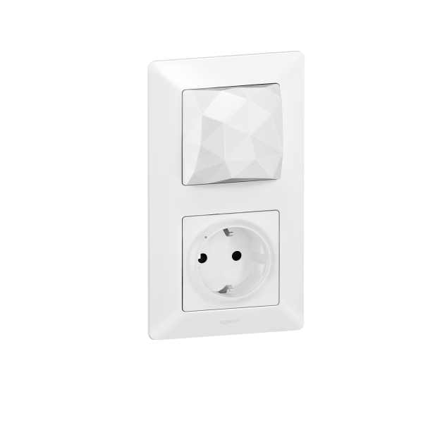 Legrand NETATMO Белый Стартовый пакет.  Шлюз WiFi + умн.роз.2К+З 16А 230В + главный беспроводной выключатель "Я дома/ Я вне дома". 752196