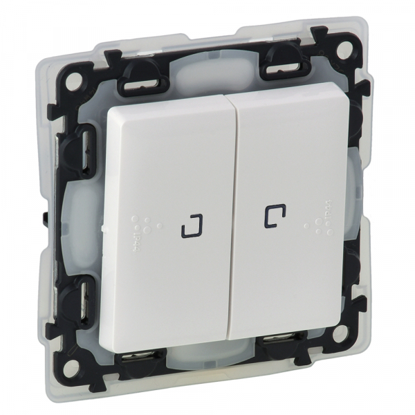 Legrand 752159 Valena LIFE IP44.Переключатель двухклавишный 10АХ 250В с подсветкой.С лицевой панелью.Белый