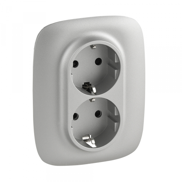 Legrand 753926 Valena ALLURE.Силовая розетка двойная 2х2К+З 16А 250В с лицевой панелью.С защитными шторками.Безвинтовые зажимы.Алюминий