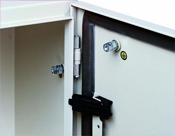 Фиксатор дверной Schneider Electric Universal Enclosures NSYAEDRS3DPA6   для  S3D