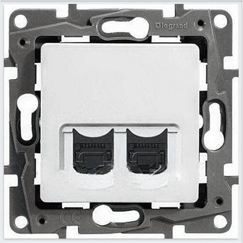 Legrand  Etika  Белый Розетка механизм компьютерная 2ХRJ45 категория  6е UTP 672254